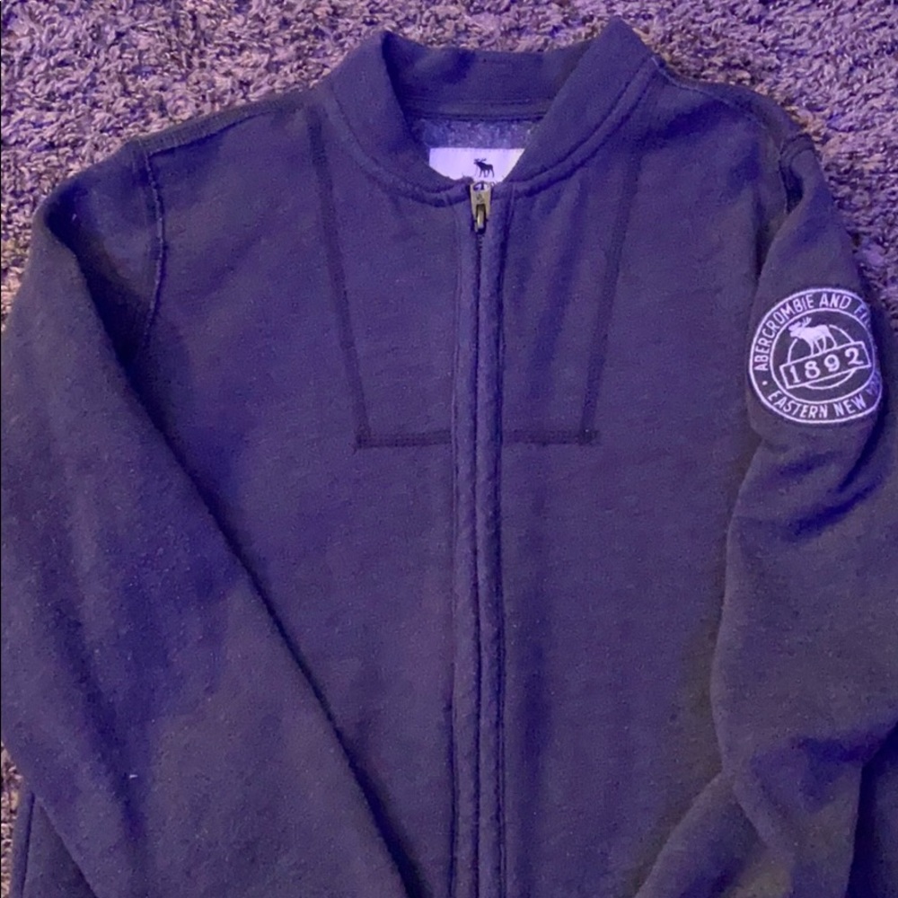 Abercrombie hoodies and sweater 9/10 - Picture 4 of 6